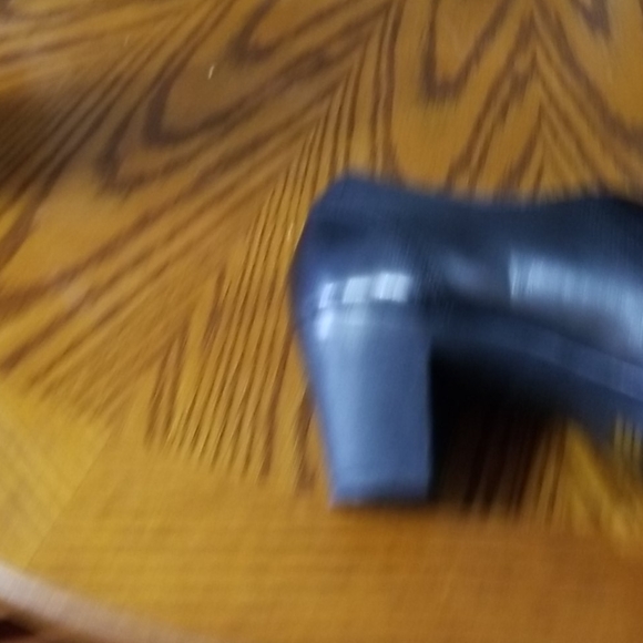 Shoes - Picture 4 of 6